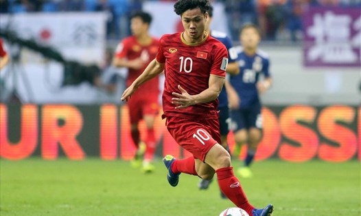 Tinh thần thi đấu của đội tuyển Việt Nam khiến cổ động viên và truyền thông Châu Á nể phục. Ảnh: Hữu Phạm