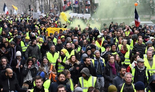 Ngoài Paris, hàng ngàn người biểu tình đã diễu hành ở Bordeaux và Toulouse, hai trong số những thành phố hỗ trợ cho phong trào. (Ảnh: AFP)