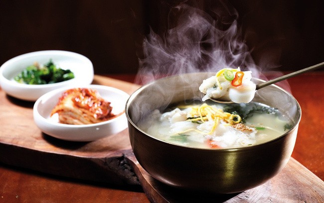 Tteok kuk - món ăn không thể thiếu dịp trong Tết của người Hàn