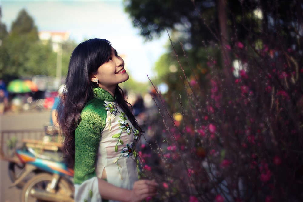 Thiếu nữ Buôn Ma Thuột nô nức đi chụp ảnh đón xuân