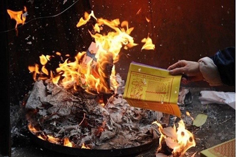 Văn khấn lễ hóa vàng chuẩn nhất cho năm Kỷ Hợi