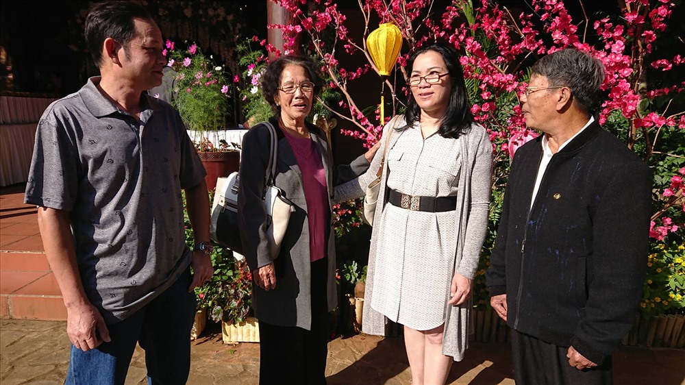 Dù đi đâu, bà con Việt kiều vẫn mong được về nhà xum vầy mỗi khi tết đến xuân về.