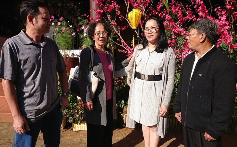 Dù đi đâu, bà con Việt kiều vẫn mong được về nhà xum vầy mỗi khi tết đến xuân về.