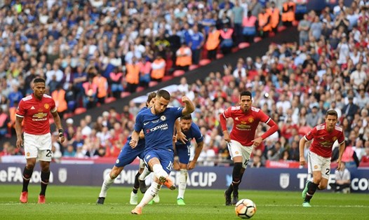 Bàn thắng từ chấm 11m của Hazard đã giúp Chelsea hạ MU ở trận chung kết FA Cup năm ngoái.