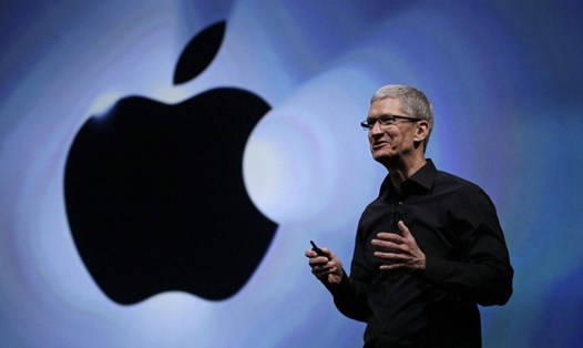 Giám đốc điều hành Apple Tim Cook giảm dự báo doanh thu. Ảnh: WBUR