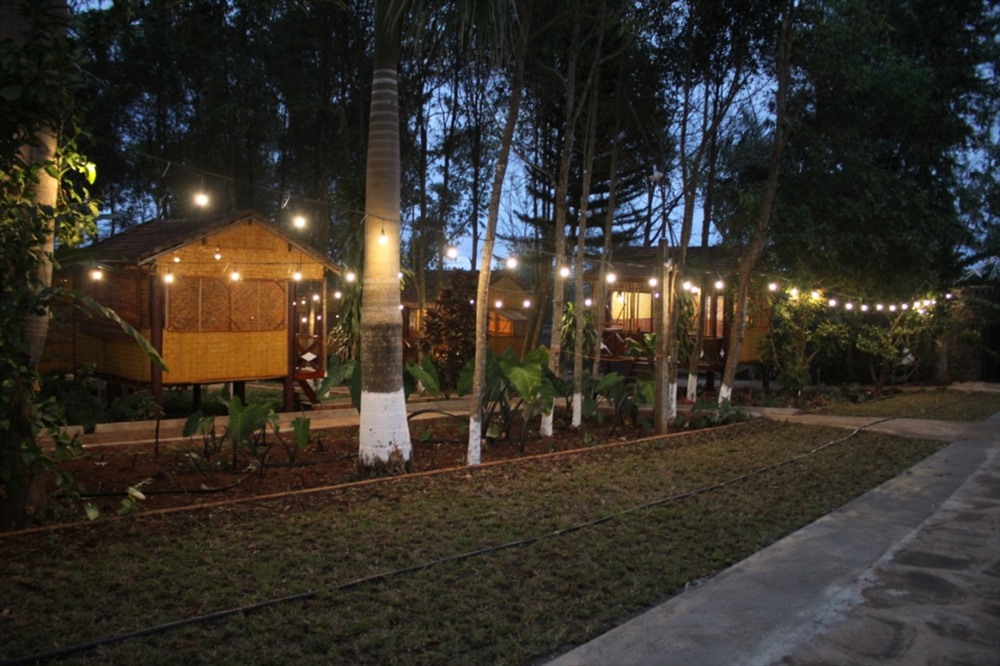 Nhà hàng Ch'Rao với những căn nhà sàn mang dấu ấn bản địa người Tây Nguyên. 