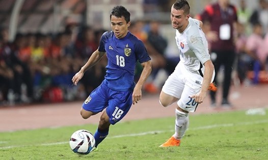 "Messi Thái" Chanathip Songkrasin thi đấu mờ nhạt và đáng thất vọng trong trận thua đậm 1-4 của ĐT Thái Lan trước Ấn Độ ở trận mở màn VCK Asian Cup 2019. 