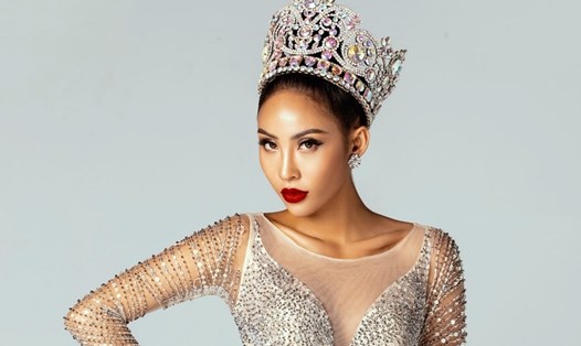 Trương Hằng đăng quang Hoa hậu Việt Nam quốc tế.