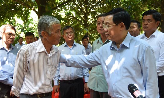 Phó Thủ tướng Vương Đình Huệ cùng đoàn công tác cũng đã đến thăm một số mô hình sản xuất tại xã Bình An, huyện Long Thành, tỉnh Đồng Nai