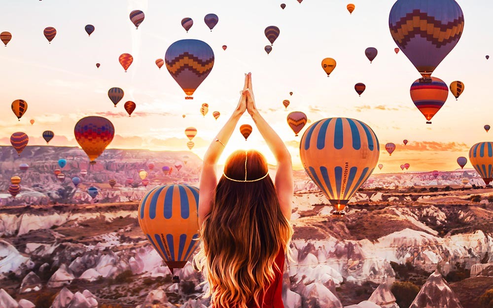 Vẻ đẹp thần tiên của bầu trời khinh khí cầu tại Cappadocia. Ảnh: Topsao