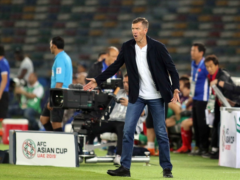 HLV Katanec của ĐT Iraq thừa nhận đội bóng của ông đã may mắn hơn ĐT Việt Nam sau trận ra quân ở Asian Cup 2019. Ảnh: Hữu Phạm