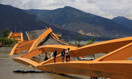 Cảnh hoang tàn trên đảo Sulawesi sau trận động đất và sóng thần xảy ra ngày 7.10.2018. Ảnh: Reuters