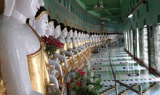 Phía trong một ngôi chùa ở Mandalay (ảnh Nguyễn Phong)