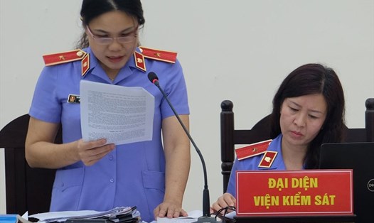 Đại diện VKSND Cấp cao tại Hà Nội ngoài đề nghị tăng án với các bị cáo còn đề nghị tịch thu sung công quỹ số tiền 105 tỉ đồng.