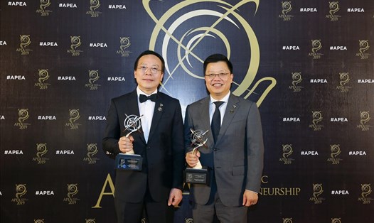 Ông Đỗ Minh Phú và ông Nguyễn Hưng đại diện tại sự kiện. Ảnh: TPBank