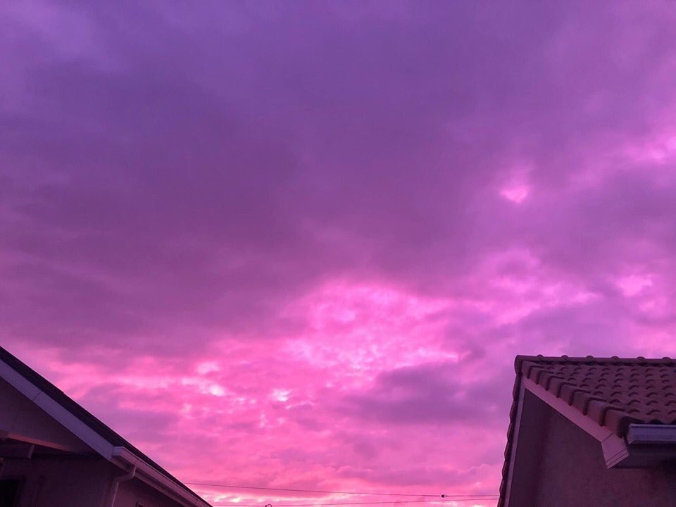 Bầu trời Nhật Bản màu tím lịm mang đến một sự mềm mại, dịu dàng và nhẹ nhàng đến khó tả. Nhấn vào ảnh này để bắt đầu một chuyến đi đầy kỳ vĩ và cảm nhận rõ nhất những nét đẹp tuyệt vời của bầu trời.
