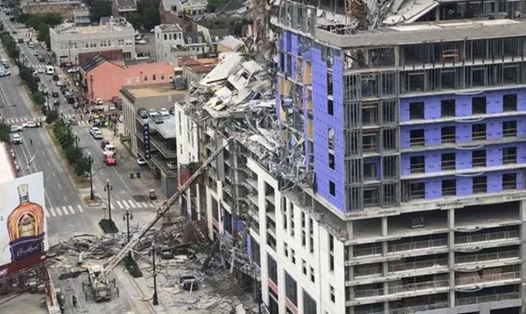 Khách sạn Hard Rock đang xây bị đổ sập. Ảnh: Reuters