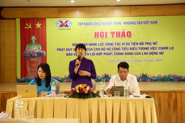 Các đồng chí chủ trì Hội thảo.