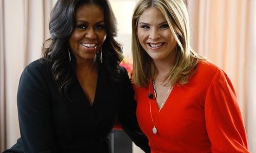 Cựu Đệ nhất Phu nhân Michelle Obama cùng con gái cựu Tổng thống George Bush, Jenna Bush Hager, dự kiến có chuyến thăm Việt Nam vào tháng 12 tới. Ảnh: NBC