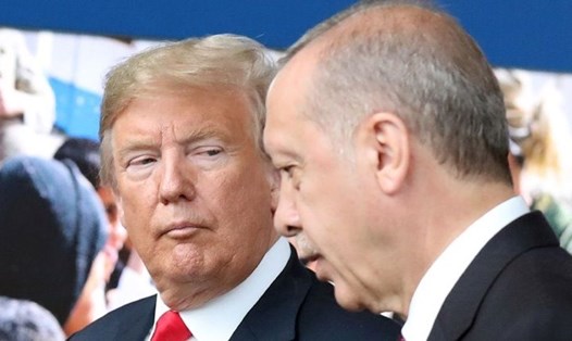 Tổng thống Mỹ Donald Trump và Tổng thống Thổ Nhĩ Kỳ Recep Tayyip Erdogan. Ảnh: Raw Story
