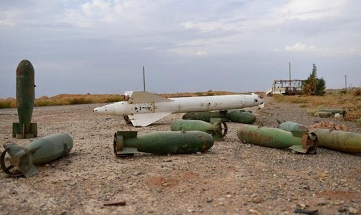 Thiết bị quân sự bị bỏ lại tại căn cứ không quân Tabqa ở miền bắc Syria. Ảnh: AFP/Getty Images