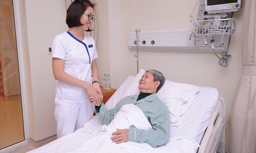 Bệnh nhân Nguyễn Thế Bản (75 tuổi, Hà Nội) được đưa vào bệnh viện Vinmec khi đã bị biến chứng sang suy tim, nhồi máu cơ tim.