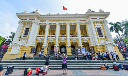 Nhà hát Lớn Hà Nội- một điểm du lịch cấm hút thuốc lá. Ảnh: Zing.vn