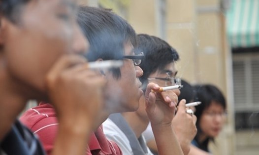 Tỉ lệ phạt người hút thuốc lá nơi cấm khá thấp. Ảnh: PV