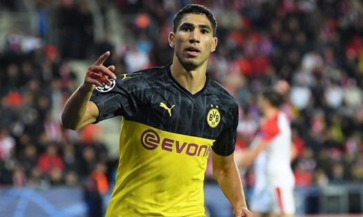 Hakimi sắm vai người hùng trong chiến thắng của Dortmund trước Slavia Praha. Ảnh: UEFA