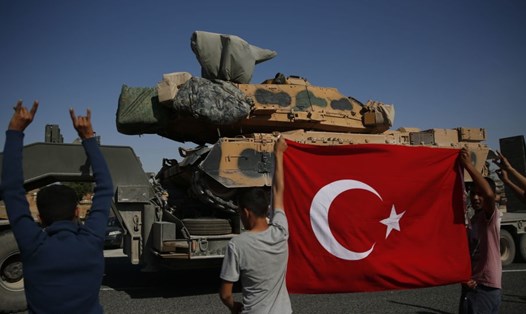 Nghị sĩ Syria tuyên bố quân đội Thổ Nhĩ Kỳ bị bao vây và sẽ sớm phải rút lui. Ảnh: AP