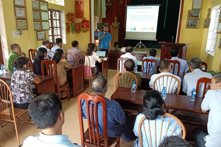 Cán bộ Công đoàn và Sở Công Thương đối thoại, giải đáp thắc mắc đối với chủ nhà trọ và công nhân thuê trọ. Ảnh: DIỆU THUÝ