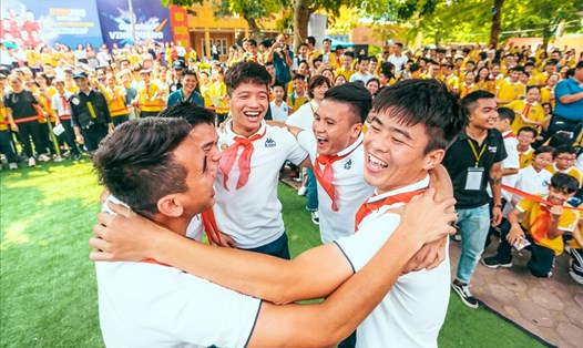 Quang Hải và tuyển thủ Việt Nam truyền cảm hứng và những điều tốt đẹp. Ảnh: HN