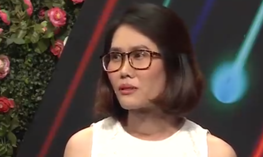 Cô gái 30 tuổi Kim Hoa quyết định không bấm nút hẹn hò. Ảnh: Cắt từ clip
