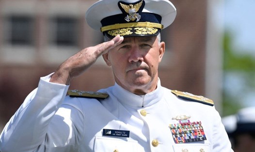 Đô đốc Karl L.Schultz, Tư lệnh tuần duyên Mỹ (USCG). Ảnh: AP