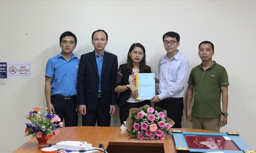 Thường trực Công đoàn các KCN tỉnh Ninh Bình tham dự chương trình ký kết TƯLĐTT tại Cty TNHH YG Vina (KCN Gián Khẩu, huyện Gia Viễn Ninh Bình). Ảnh: NGUYỄN TRƯỜNG