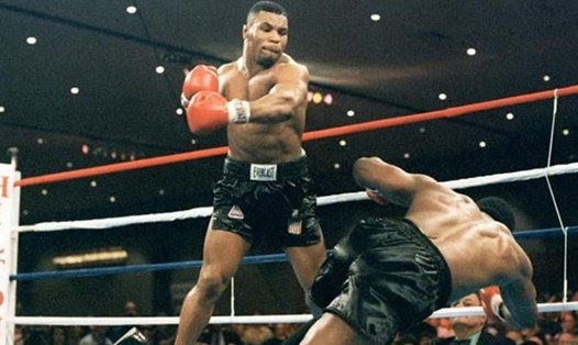 Mike Tyson KO đối thủ trong vỏn vẹn 30 giây khi mới 20 tuổi