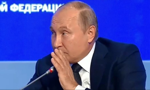 Tổng thống Vladimir Putin nói đùa rằng ông sẽ can thiệp bầu cử Tổng thống Mỹ 2020. Ảnh: RT