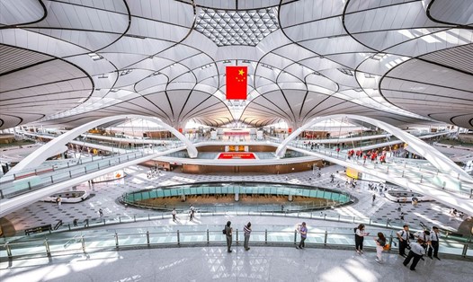 Bên trong Sân bay quốc tế Đại Hưng Bắc Kinh. Ảnh: VCG/ Getty Images.