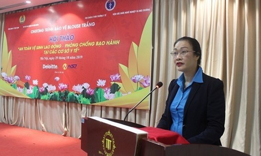 Tiến sĩ Phạm Thanh Bình, Chủ tịch Công đoàn Y tế Việt Nam phát biểu tại hội thảo. Ảnh: Laodongthudo