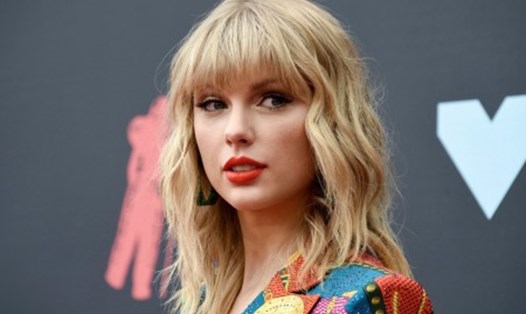 Ca khúc "Shake It Off" của Taylor Swift vướng phải vấn đề bản quyền. Anh: Rolling Stone