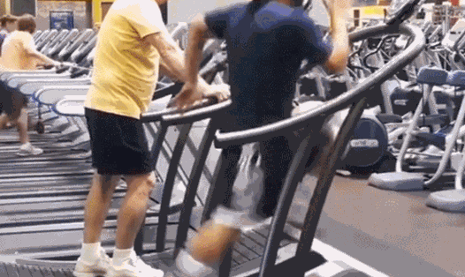 Tập chạy trên máy treadmill