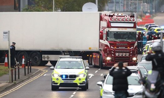 Chiếc xe container chở 39 nạn nhân. Ảnh: Sky News