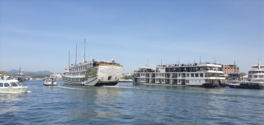 Lượng rác thải tại khu vực cảng tàu du lịch quốc tế Tuần Châu đã giảm đi rất nhiều. Ảnh: Nguyễn Hùng