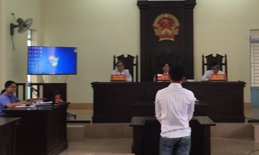 Bị cáo Trần Văn Nhẫn tại phiên tòa. Ảnh: VKSND huyện Thới Lai.