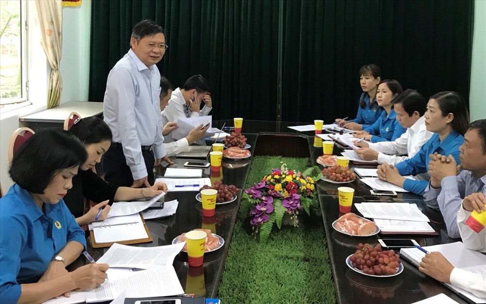 Đồng chí Phan Văn Anh – Phó Chủ tịch Tổng Liên đoàn Lao động Việt Nam- phát biểu tại buổi giám sát.