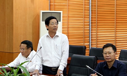 Giám đốc Sở Nội vụ tỉnh Quảng Trị Hồ Ngọc An báo cáo tại Hội nghị. Ảnh: T.Tuấn