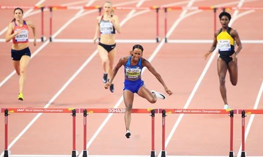 Dalilah Muhammad, đương kim vô địch Olympic 400m rào, lập kỷ lục thế giới mới cũng ở nội dung này.