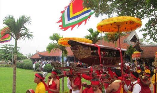 Lễ hội Chùa Keo tái hiện nghi lễ rước kiệu Đức Thánh. Ảnh: KL