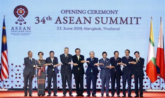 Thủ tướng Nguyễn Xuân Phúc cùng các nhà lãnh đạo ASEAN tại Hội nghị Cấp cao ASEAN lần thứ 34, ngày 23.6.2019 tại Bangkok, Thái Lan. Ảnh: TTXVN