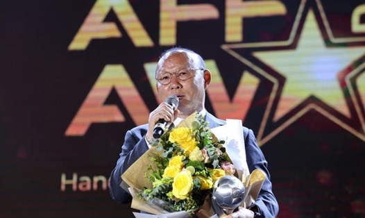 Ông Park được vinh danh ở giải thưởng huấn luyện viên của năm tại AFF Awards 2019. Ảnh: Hải Đăng